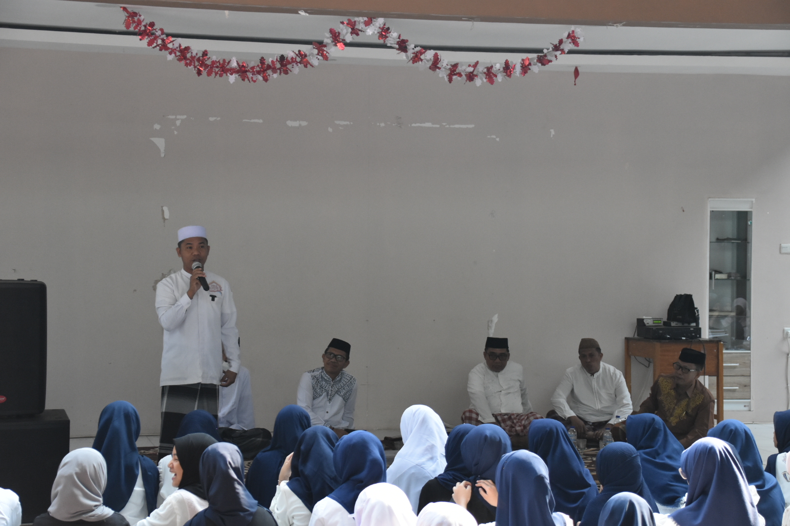 MTsN 1 Kota Gorontalo Peringati Hari Santri Nasional, Rommy Bau: Bukan Sekadar Seremonial