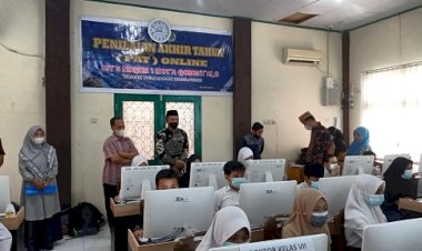 Pelaksanaan Seleksi PPDB MTsN 1 Kota Ditinjau Plt. Kabid PendMa