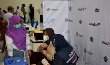 MTsN 1 Kota Gorontalo Laksanakan Vaksinasi Kepada Sejumlah Siswa