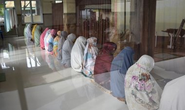 Jelang PTMT, Civitas Akademik MTsN 1 Kota Gelar Shalat Dhuha dan Yasinan