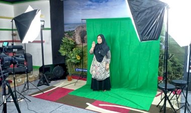 Yuni: Mengajar Lewat Studio Pembelajaran MTsN 1 GOTV Seperti Memberikan Pelajaran Tatap Muka Kepada Siswa