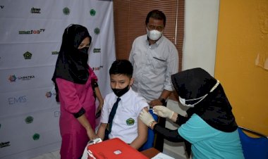 MTsN 1 Kota Laksanakan Vaksinasi Sinovac Tahap 2 Kepada Para Siswanya