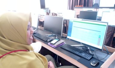 Operator RDM MTsN 1 Kota Mulai Upload Nilai Belajar Siswa ke Server Pusat