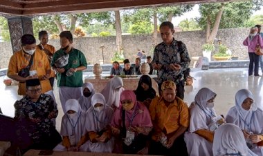 Refleksikan Pemikiran Pendiri Bangsa, Rombongan PIR Van Java Kunjungi Makam Proklamator