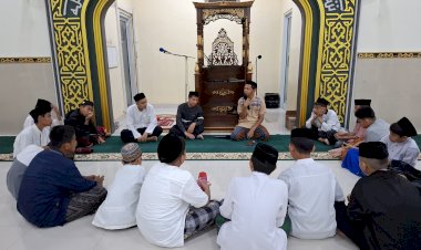Malam Jumat dimanfaatkan oleh Tim Hadroh untuk latihan rutin
