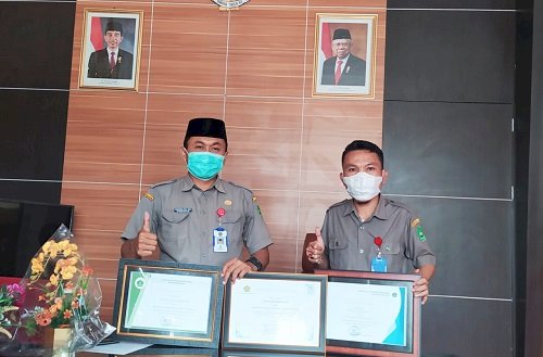 Kepala Madrasah dan Kaur TU MTsN 1 Kota Bersyukur Raih Sejumlah Penghargaan