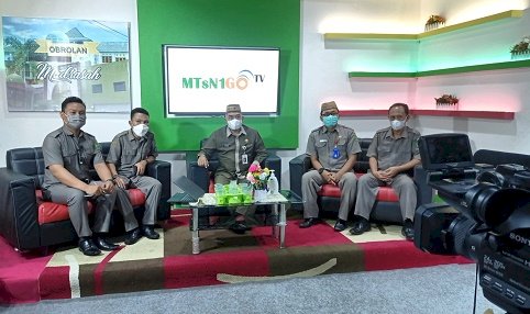 Studio MTsN 1 GOTV Kota Mendapat Kunjungan Dari Kakanwil Kemenag Provinsi