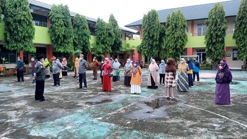 Tindak Lanjut Intruksi Menag RI, Civitas Akdemik MTsN 1 Kota Gelar Apel Bersama