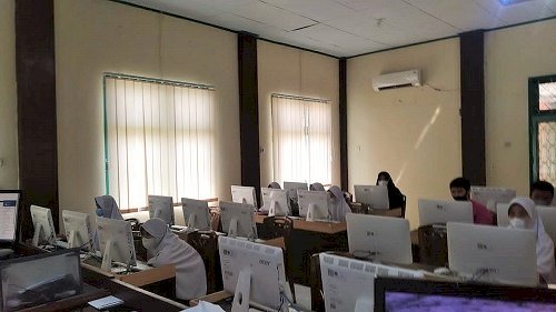 Sejumlah Pendidik dan Tenaga Kependidikan Milik MTsN 1 Kota Mengikuti Uji Survey LBM AN