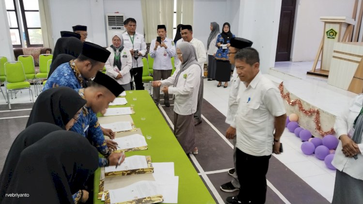 Kepala Madrasah Rommy Bau Hadiri Penandatanganan Kontrak Kerja dan Pembinaan P3K di Kemenag Kota Gorontalo