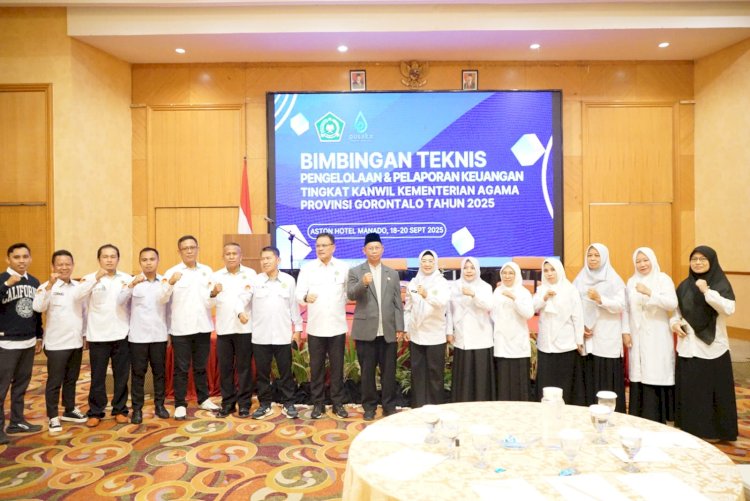 Kepala MTsN 1 Kota Gorontalo Ikuti Bimtek Pengelolaan dan Pelaporan Keuangan di Manado